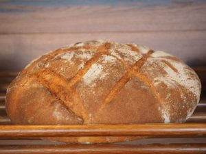 Brotkörbe eignen sich auch für größere Brote mit harten Krusten